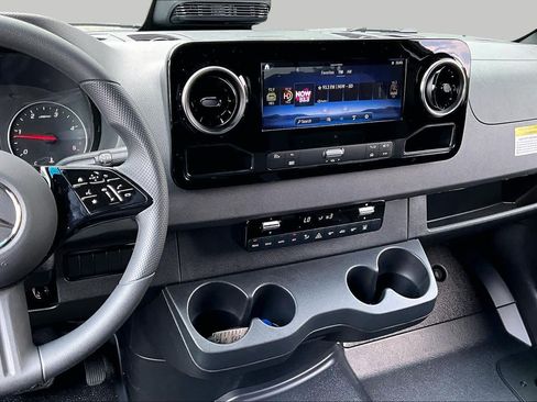New 2025 Mercedes-Benz Sprinter 2500 image 8
