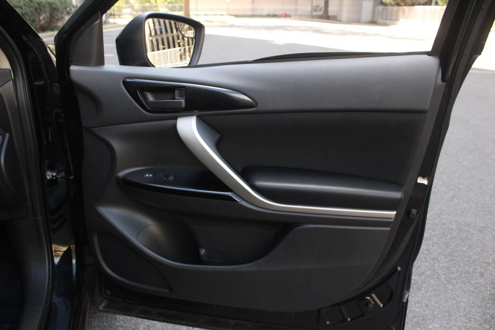 Used 2023 Mitsubishi Eclipse Cross LE AWD/4WD image 25