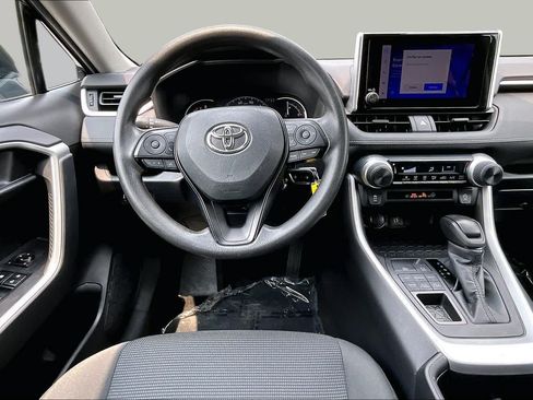 Used 2023 Toyota RAV4 LE AWD/4WD image 6