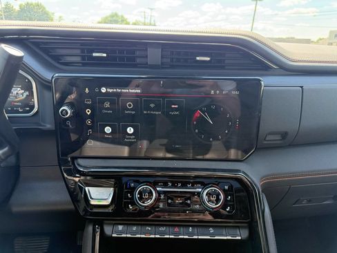 Used 2026 GMC Sierra 2500 AT4 w/ AT4 Premium Plus Package AWD/4WD image 12