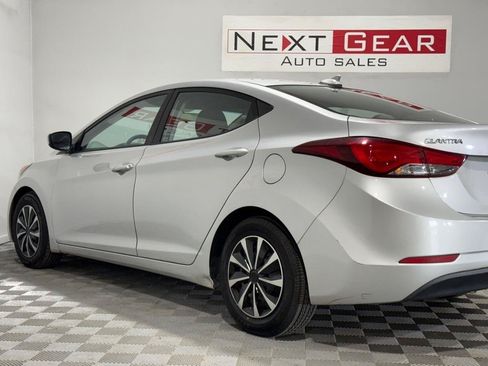 Used 2016 Hyundai Elantra SE FWD image 4