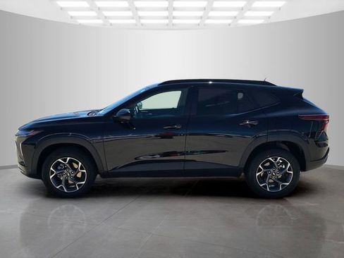 Used 2025 Chevrolet Trax LT w/ LT Convenience Package FWD image 7