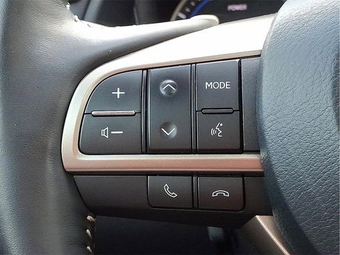 Used 2022 Lexus RX 450hL AWD w/ Premium Package image 25