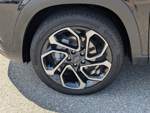 Used 2025 Chevrolet Trax RS w/ Sunroof Package FWD image 15