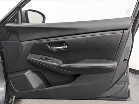 Used 2025 Nissan Sentra SV image 23