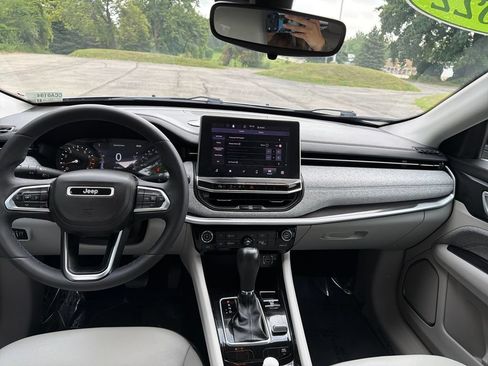 Used 2022 Jeep Compass Latitude AWD/4WD image 25