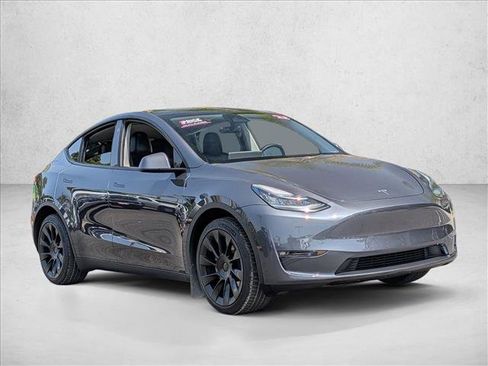 Used 2022 Tesla Model Y Long Range AWD/4WD image 4