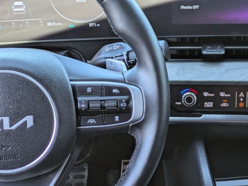 Certified 2025 Kia Sportage X-Line Prestige image 22