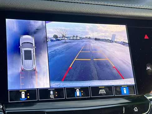 Used 2025 Cadillac XT6 Premium Luxury w/ Technology Package image 28