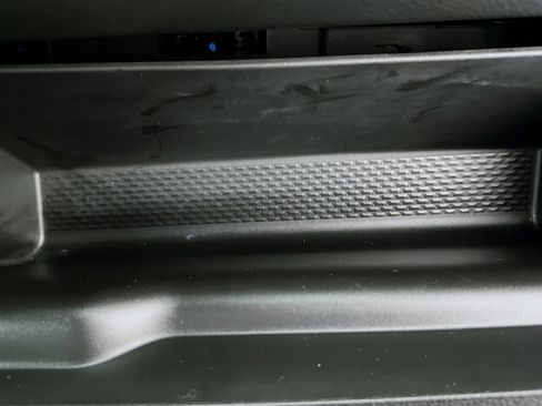 Used 2024 RAM 2500 Tradesman w/ Chrome Appearance Group image 32