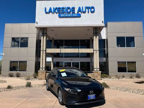 Used 2021 MAZDA MAZDA3 s FWD image 1