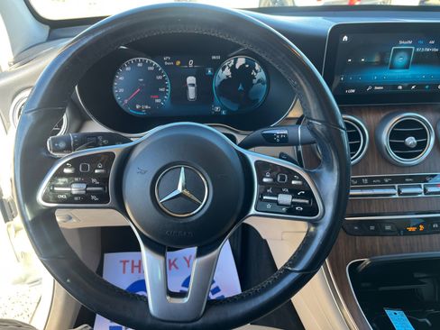 Used 2022 Mercedes-Benz GLC 300 4MATIC image 9