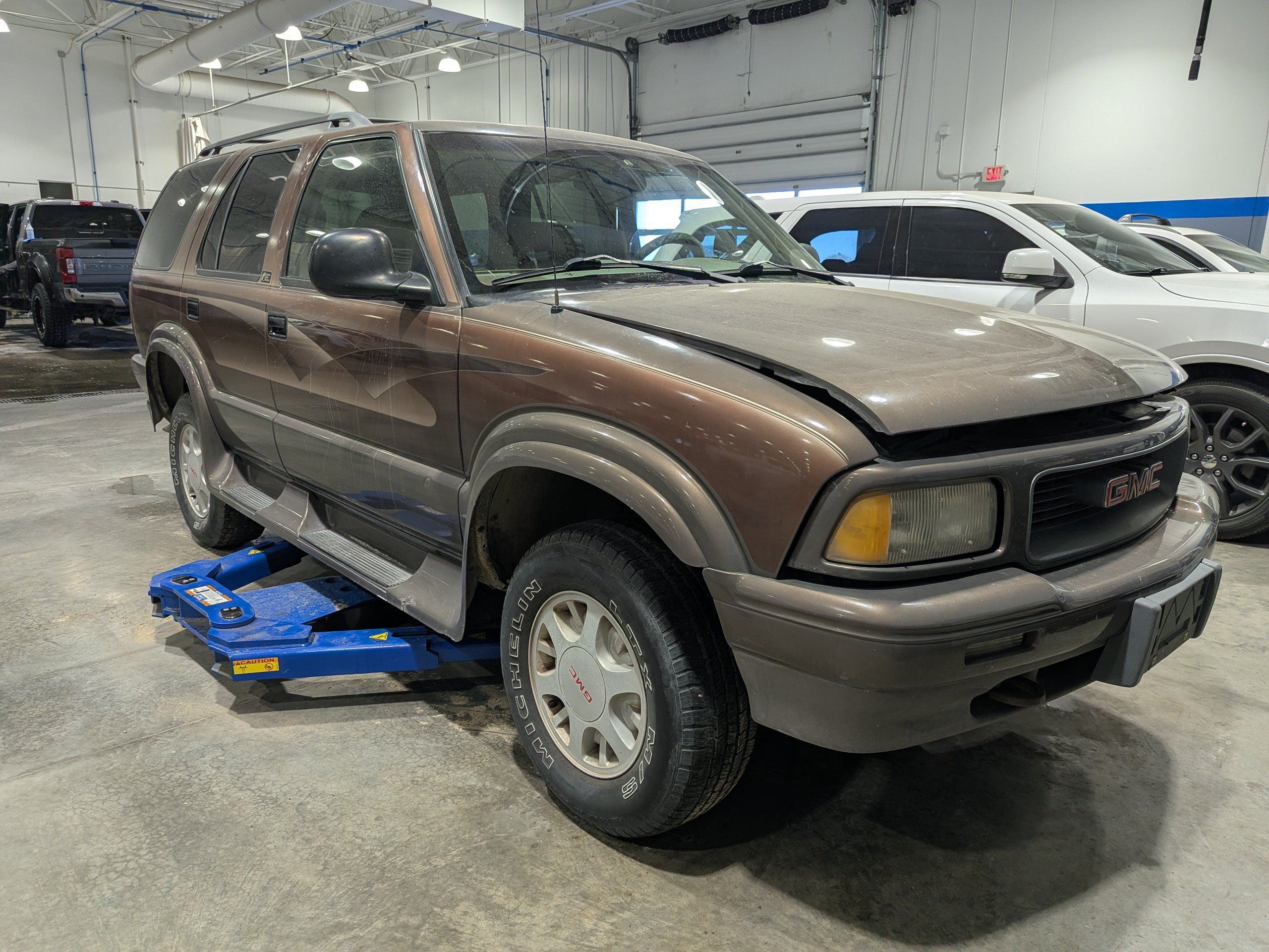 Used 1997 GMC Jimmy SLS w/ Marketing Option Pkg 6 AWD/4WD image 4