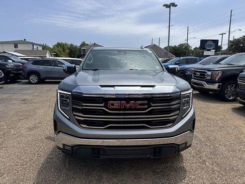 Used 2023 GMC Sierra 1500 SLT AWD/4WD image 2