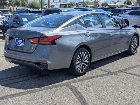 Used 2024 Nissan Altima 2.5 SV FWD image 2