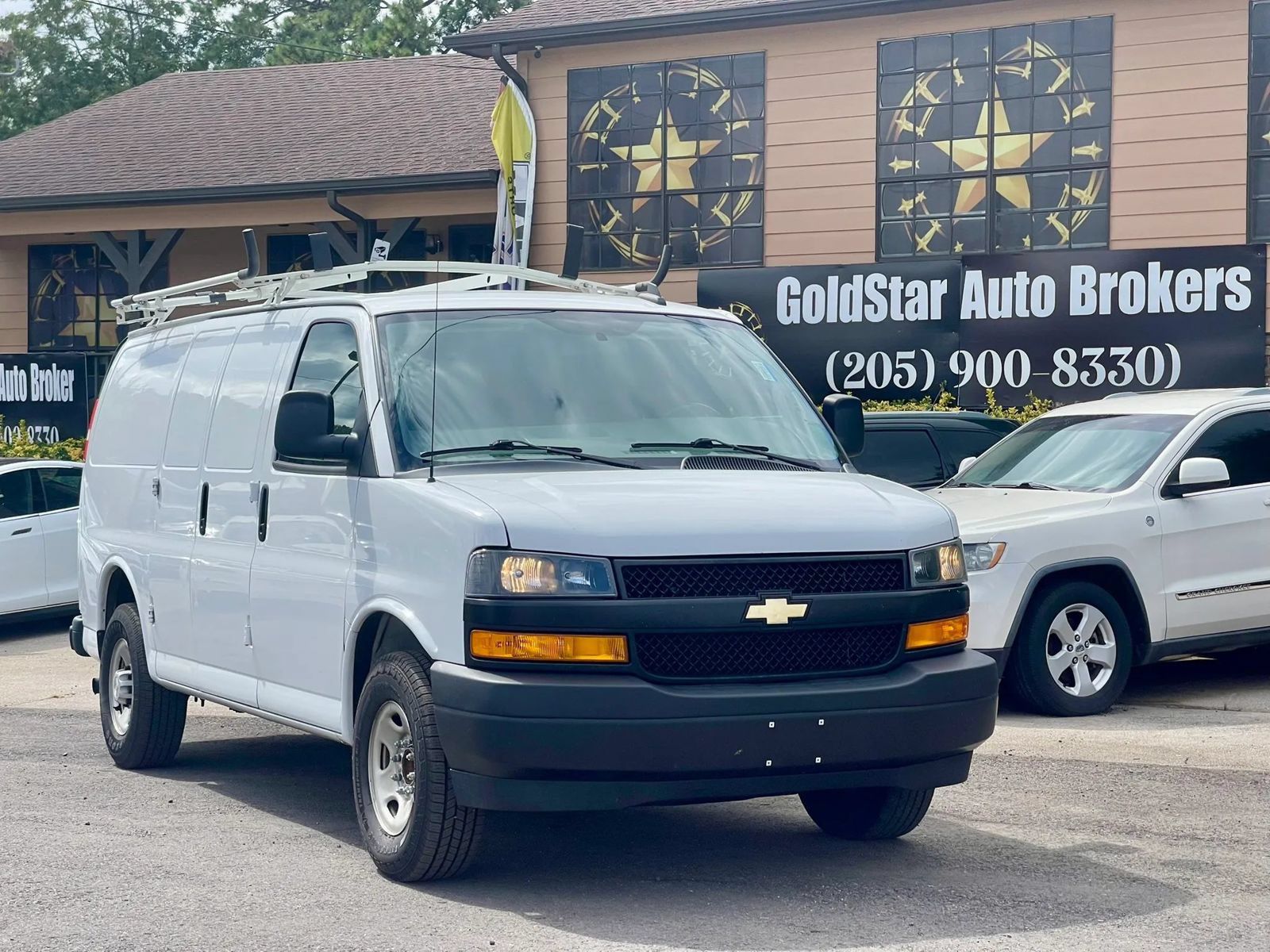 Used 2022 Chevrolet Express 2500 w/ Driver Convenience Package RWD image 1