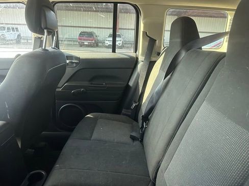 Used 2015 Jeep Patriot Sport image 17