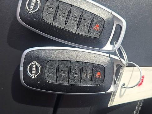 Used 2023 Nissan Rogue SV w/ SV Premium B Package image 46