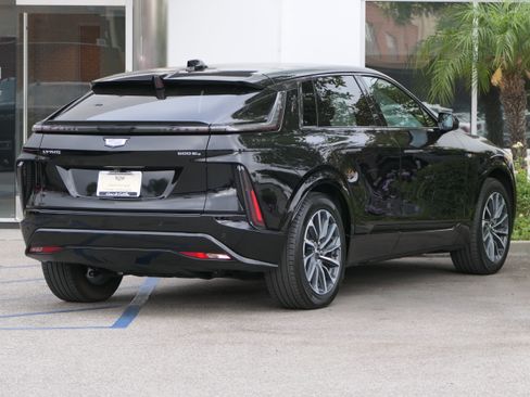 Certified 2024 Cadillac Lyriq Sport AWD/4WD image 6