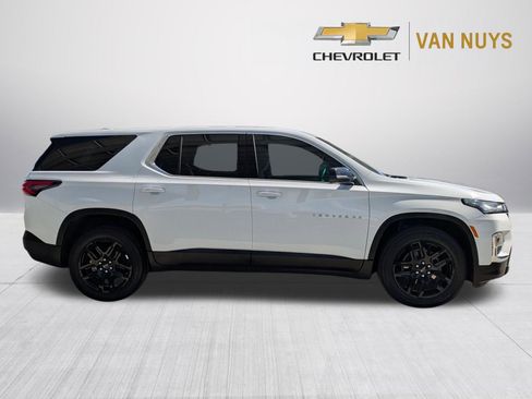 Used 2023 Chevrolet Traverse LS FWD image 4