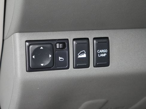 Used 2017 Nissan Frontier SV w/ Moonroof Package image 5