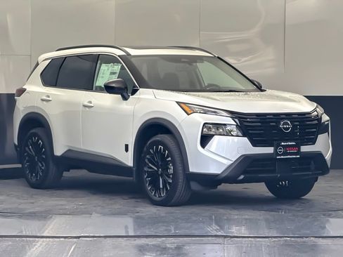 Used 2026 Nissan Rogue Dark Armor FWD image 1