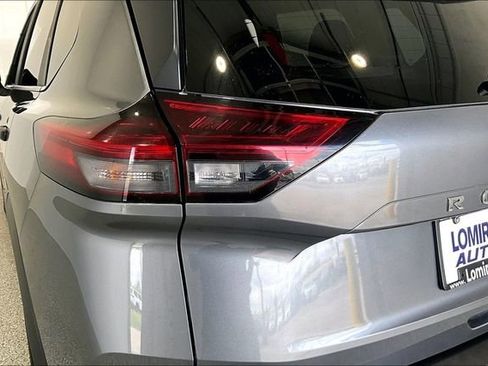 Used 2023 Nissan Rogue S AWD/4WD image 46