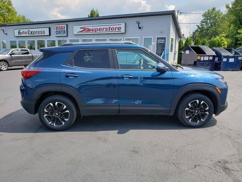 Used 2021 Chevrolet TrailBlazer LT w/ Sun and Liftgate Package AWD/4WD image 8