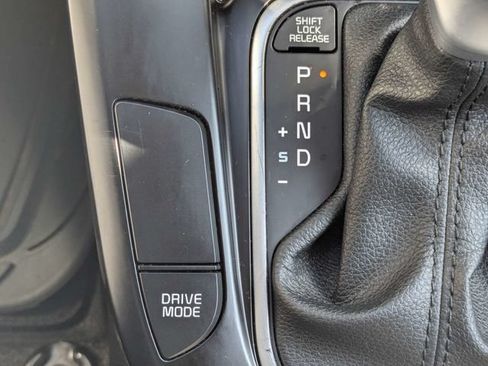 Used 2023 Kia Soul LX FWD image 28