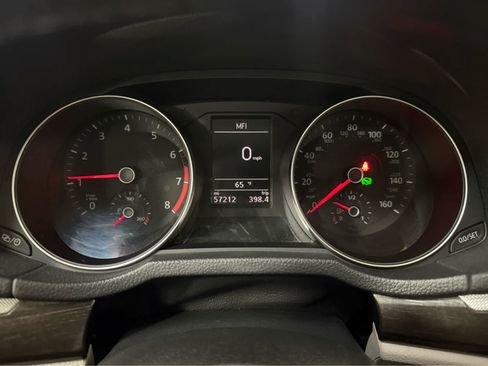 Used 2018 Volkswagen Passat 2.0T SE FWD image 24