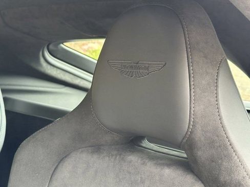 Used 2025 Aston Martin V8 Vantage Coupe image 5