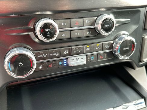 Used 2026 Ford F250 Lariat AWD/4WD image 19