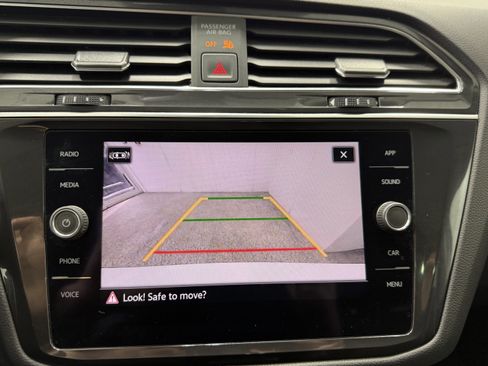 Used 2021 Volkswagen Tiguan S image 18