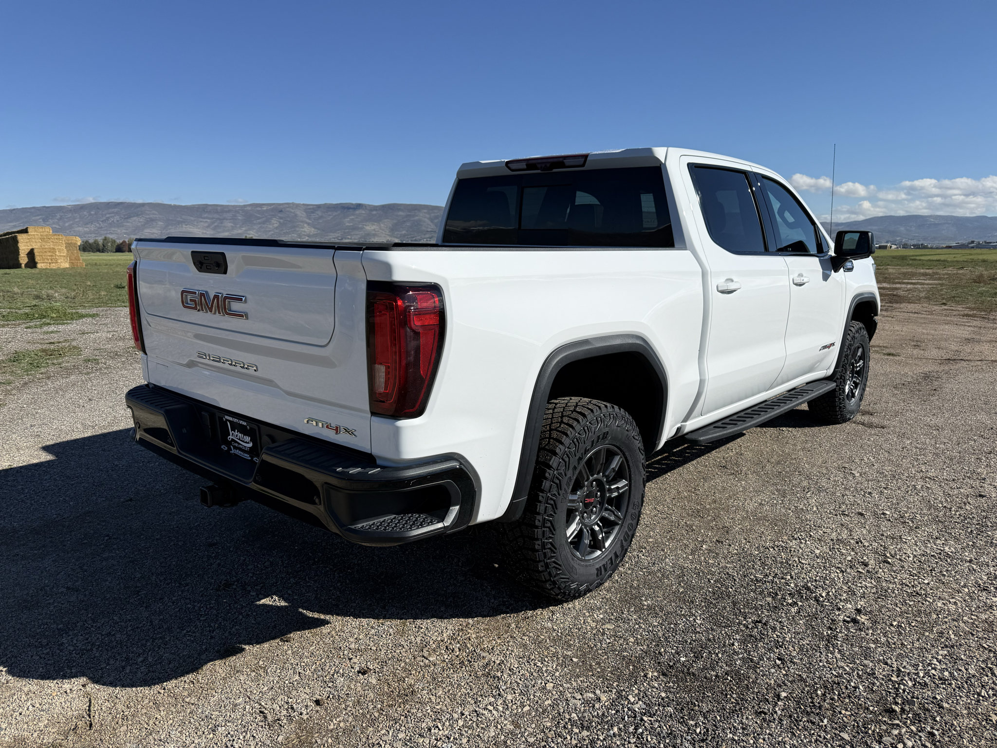 Used 2024 GMC Sierra 1500 AT4X AWD/4WD image 7