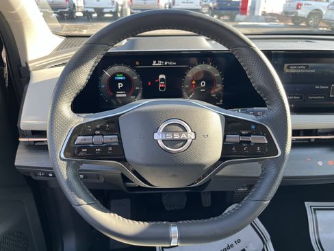 Used 2023 Nissan Ariya AWD image 21