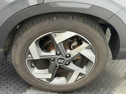 Certified 2023 Hyundai Venue Limited w/ Cargo Package FWD image 17