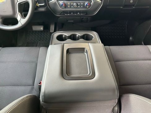 Used 2018 Chevrolet Silverado 1500 LT w/ LT Eassist Package image 21