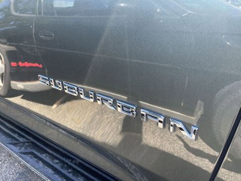 Used 2023 Chevrolet Suburban Premier RWD image 12
