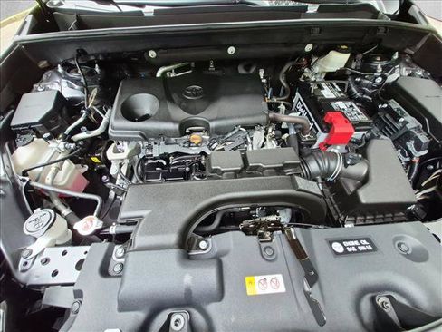 Used 2020 Toyota RAV4 XLE w/ Convenience Package FWD image 27