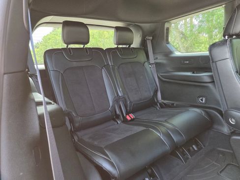 Used 2024 Jeep Grand Cherokee L Altitude RWD image 20