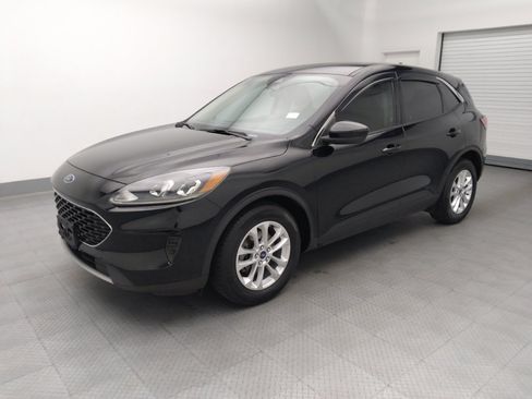 Used 2020 Ford Escape SE FWD image 2