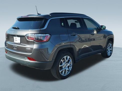 Used 2022 Jeep Compass Latitude image 8