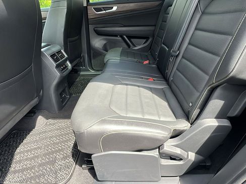 Used 2024 Volkswagen Atlas SEL AWD/4WD image 19