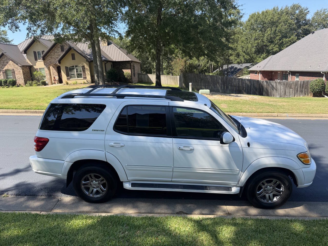 Used 2004 Toyota Sequoia Limited RWD image 4