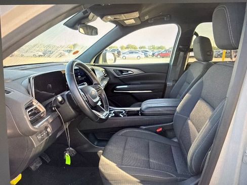 Used 2024 Chevrolet Traverse LT AWD/4WD image 6