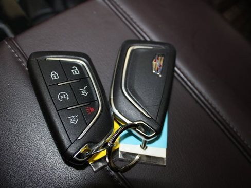 Used 2022 Cadillac Escalade Premium Luxury Platinum image 24