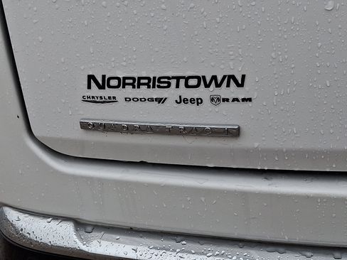 Used 2023 Jeep Wagoneer 4WD w/ Convenience Group I image 26