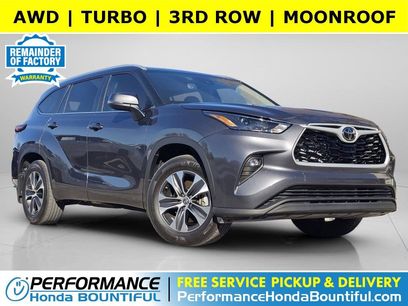 Used 2025 Toyota Highlander XLE