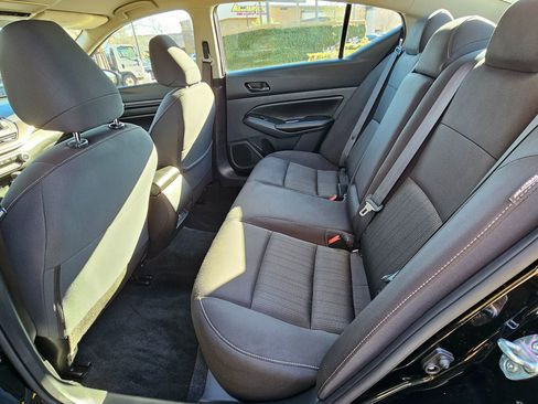 Used 2024 Nissan Altima 2.5 SV image 17