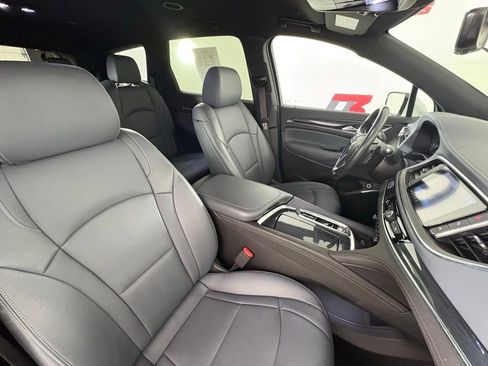 Used 2022 Buick Enclave Premium FWD image 38